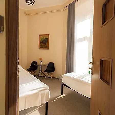 Fivehostel Hotel 3*