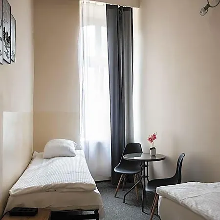 Fivehostel 3*