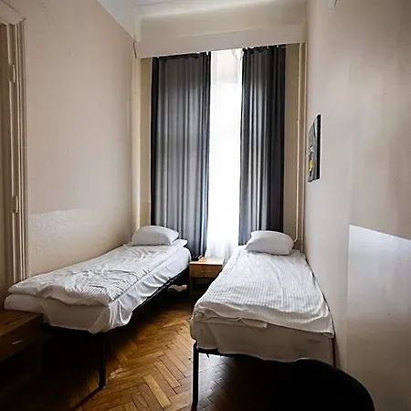 Fivehostel Hotel